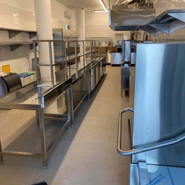 FORNITURA E INSTALLAZIONE CUCINA