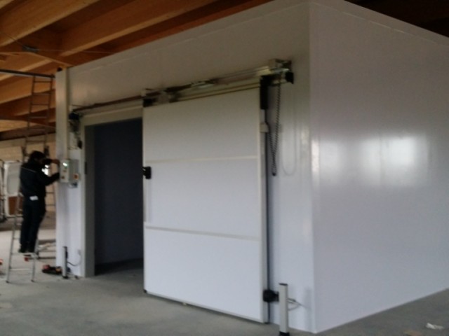 Montaggio cella con porta automatica - foto 17