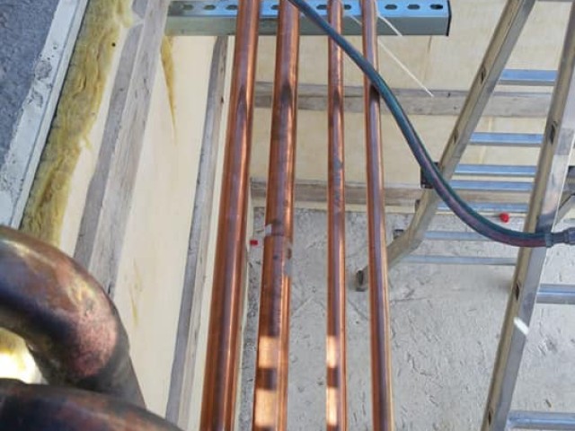 Montaggio tubazioni e collettori per una centrale - foto 7