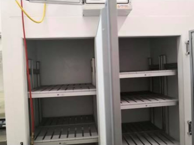 Montaggio cella per conservazione carne con due camere separate - foto 4