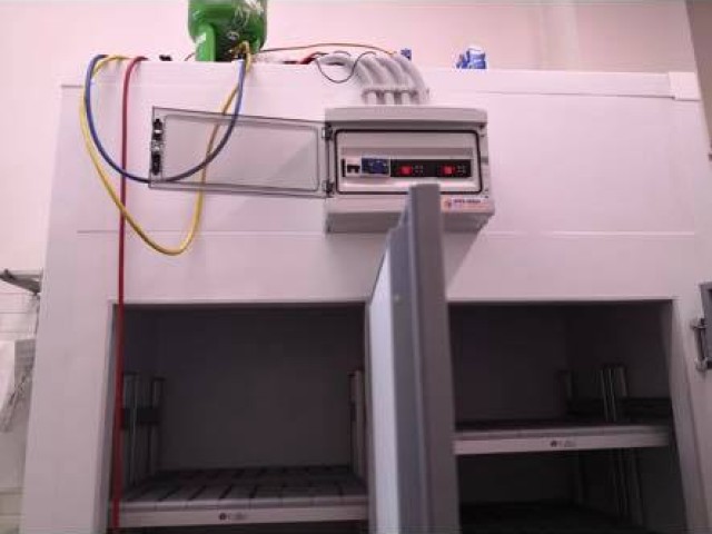 Montaggio cella per conservazione carne con due camere separate - foto 2