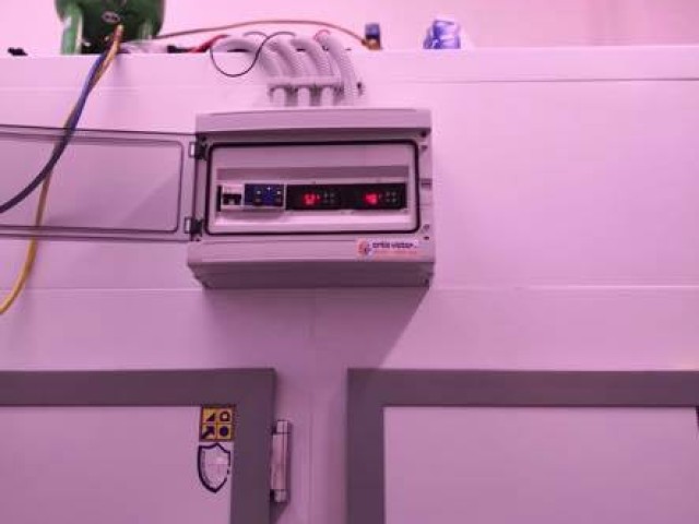 Montaggio cella per conservazione carne con due camere separate - foto 2