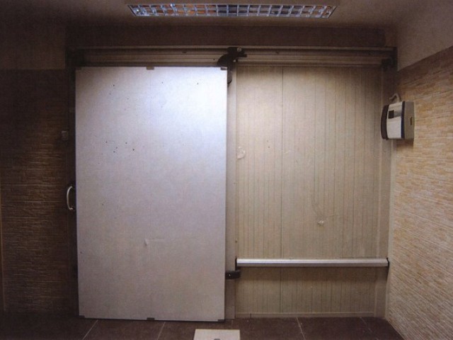 Montaggio e allestimento di una cella frigo a parete - foto 5