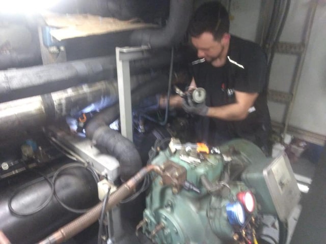 Manutenzione straordinaria su una mini nave da crociera - foto 7
