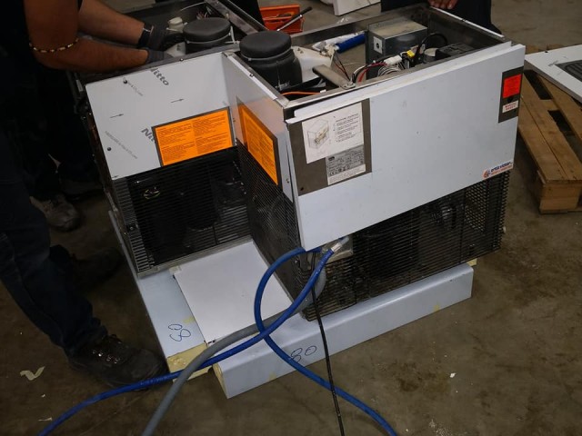 Montaggio di un contenitore per la raccolta del ghiaccio - foto 5