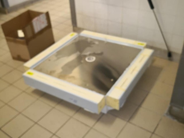 Montaggio di un contenitore per la raccolta del ghiaccio - foto 1