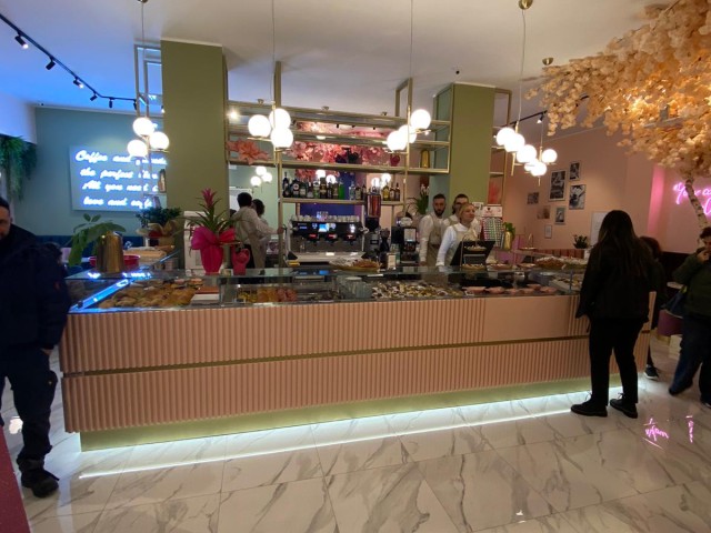 Progettazione e arredamento bar - foto 5